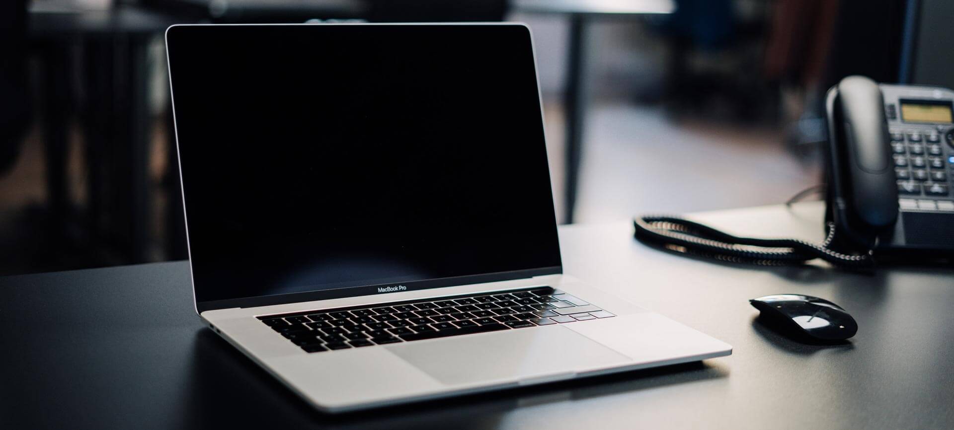 Datenschutz im Homeoffice Laptop Telefon Arbeitsplatz Homeoffice Datenschutz