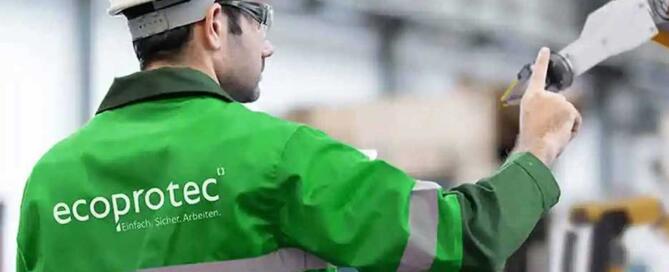 Wie hoch sind die Kosten einer externen Fachkraft für Arbeitssicherheit? Vorschaubild mit Projektleiter der ecoprotec GmbH