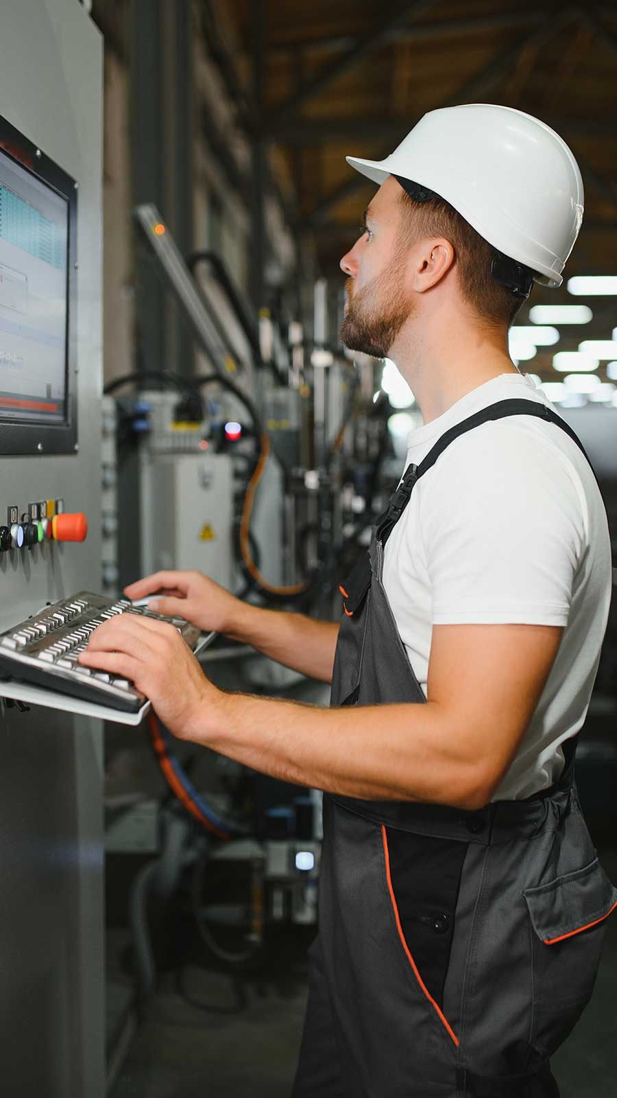 EU-Maschinenverordnung Hersteller prüft die Funktionalität seiner Anlage