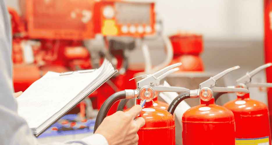 PFAS-Verbot in Schaumlöschmitteln ab Oktober 2026 Ab Oktober 2026 greift das EU-weite Verbot von PFAS in Schaumlöschmitteln für Feuerlöscher