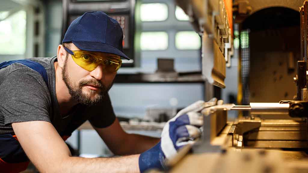Maschinen Betreiber wesnetliche Veränderungen hinsichtlich der Cybersicherheit in Bauteilen gemäß der EU-Maschinenverordnung