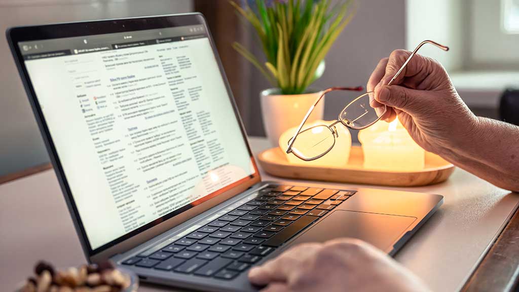 Transkript einer Besprechung KI-generierter Inhalt wird ab August 2026 als solcher gekennzeichnet